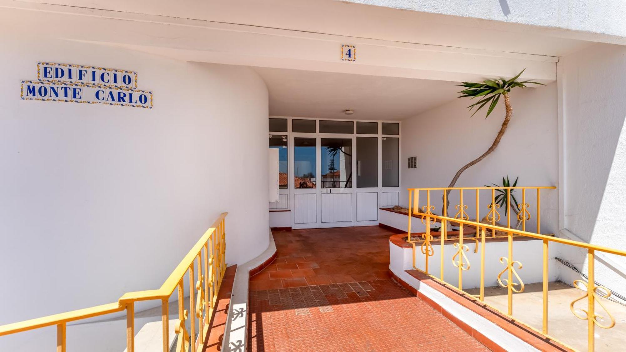 Typical T2 In Albufeira W/ Balcony By Lovelystay Bagian luar foto